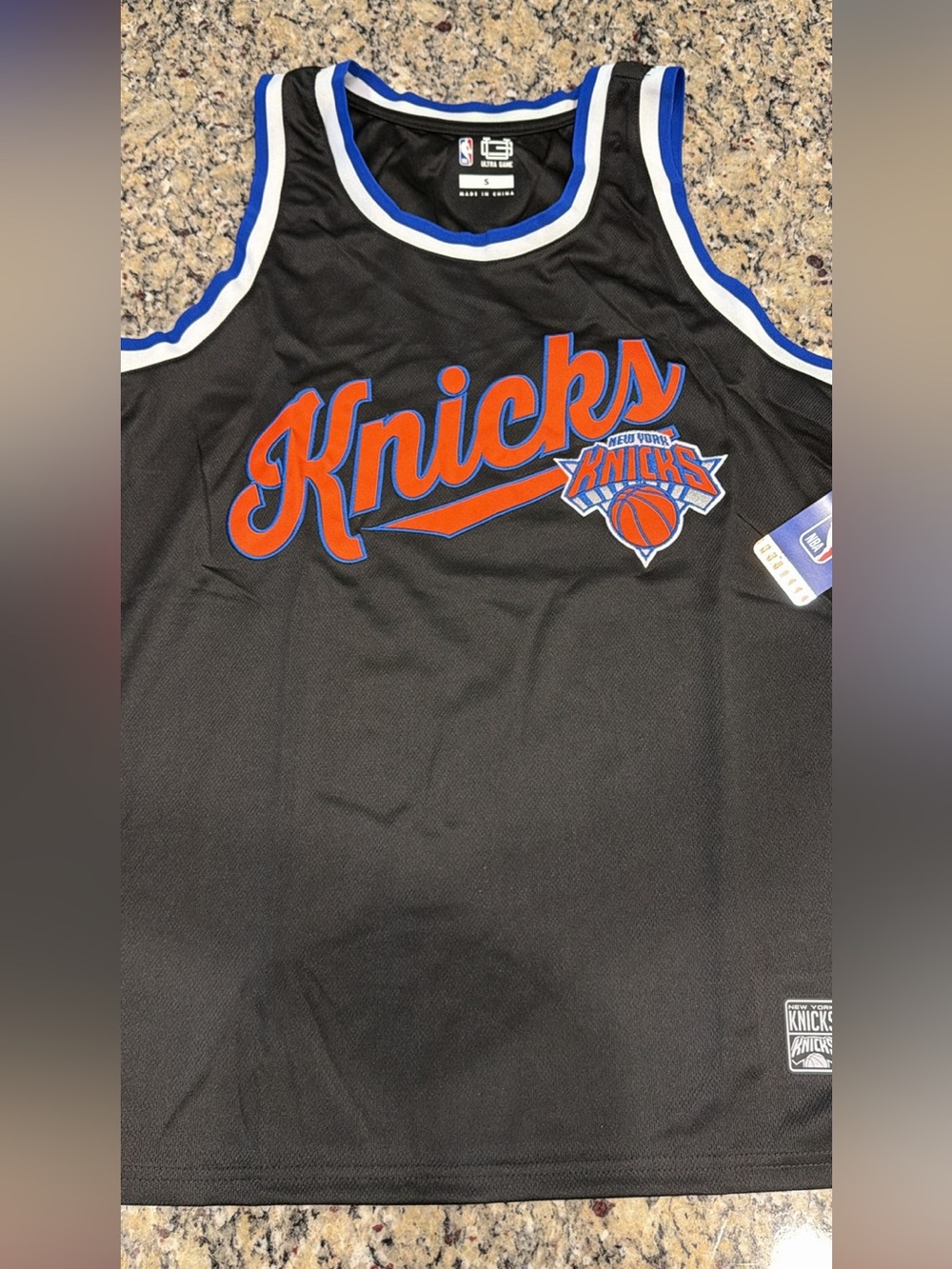 NWT Ultra Game New York NY Knicks sleeveless NBA official Jersey Men’s Small
